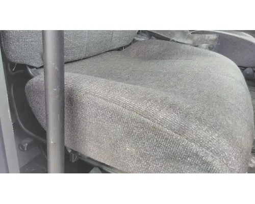 PETERBILT 579 SEAT, FRONT
