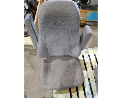 PETERBILT 579 SEAT, FRONT