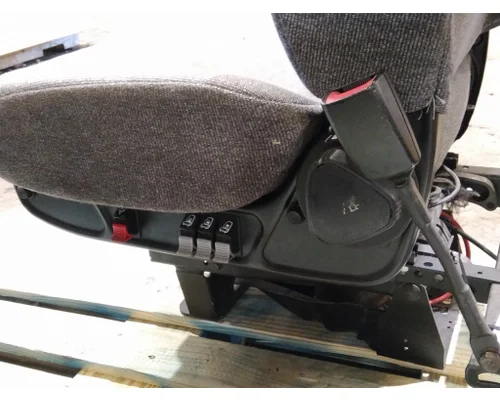 PETERBILT 579 SEAT, FRONT