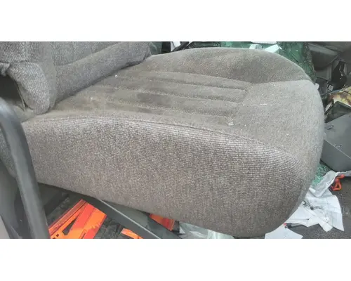 PETERBILT 579 SEAT, FRONT