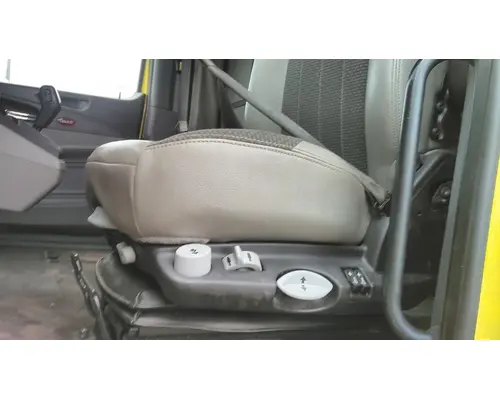 PETERBILT 579 SEAT, FRONT
