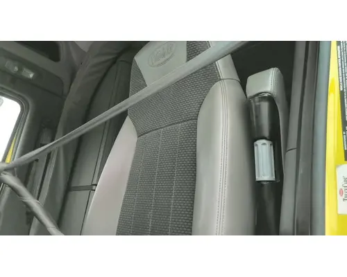 PETERBILT 579 SEAT, FRONT