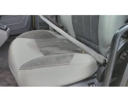PETERBILT 579 SEAT, FRONT