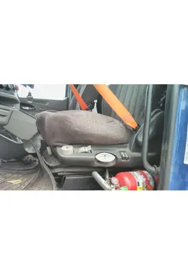 PETERBILT 579 SEAT, FRONT