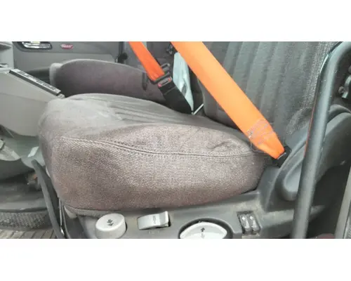PETERBILT 579 SEAT, FRONT