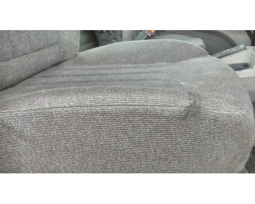 PETERBILT 579 SEAT, FRONT