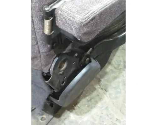 PETERBILT 579 SEAT, FRONT