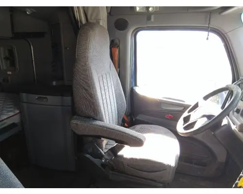PETERBILT 579 SEAT, FRONT