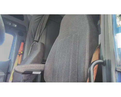 PETERBILT 579 SEAT, FRONT