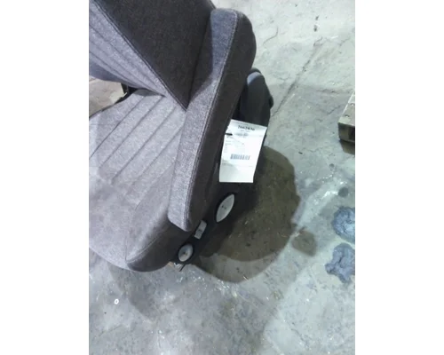 PETERBILT 579 SEAT, FRONT