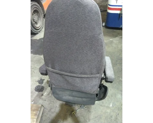 PETERBILT 579 SEAT, FRONT