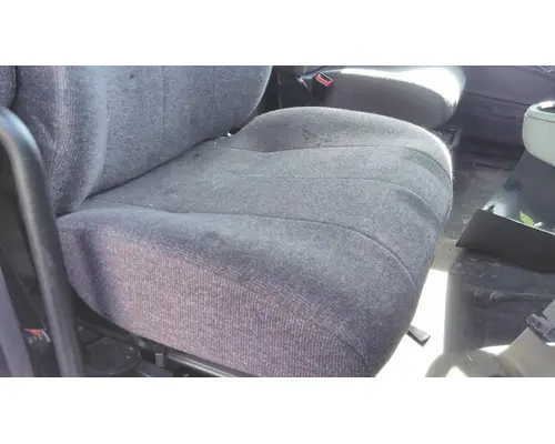 PETERBILT 579 SEAT, FRONT