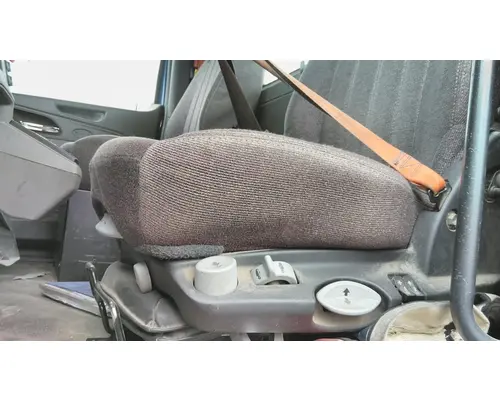 PETERBILT 579 SEAT, FRONT