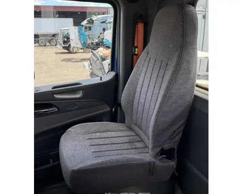 PETERBILT 579 SEAT, FRONT
