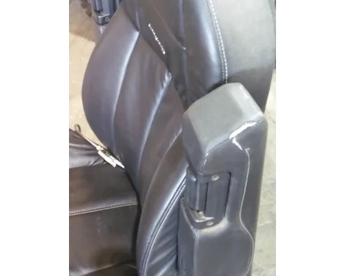 PETERBILT 579 SEAT, FRONT