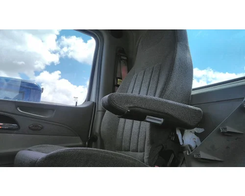 PETERBILT 579 SEAT, FRONT