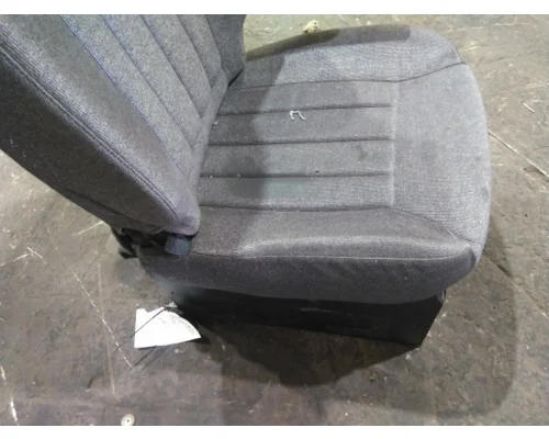 PETERBILT 579 SEAT, FRONT