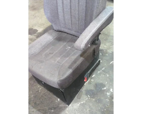 PETERBILT 579 SEAT, FRONT