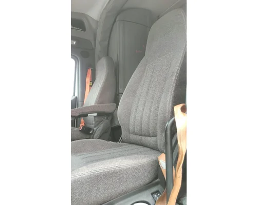 PETERBILT 579 SEAT, FRONT