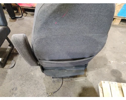 PETERBILT 579 SEAT, FRONT