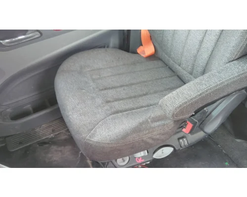PETERBILT 579 SEAT, FRONT