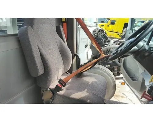 PETERBILT 579 SEAT, FRONT