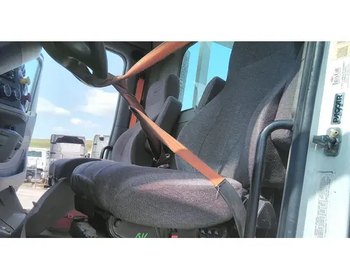 PETERBILT 579 SEAT, FRONT