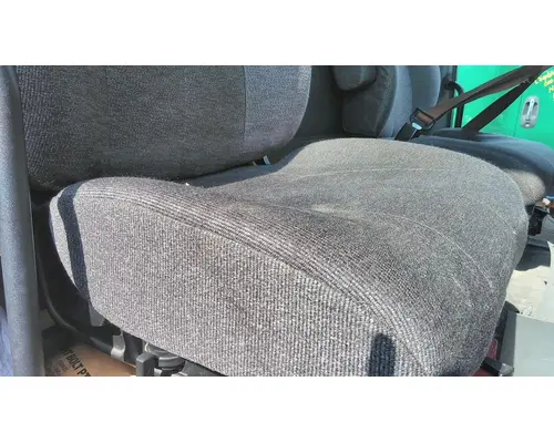 PETERBILT 579 SEAT, FRONT