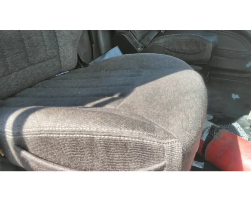 PETERBILT 579 SEAT, FRONT