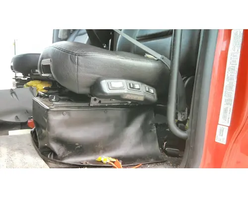 PETERBILT 579 SEAT, FRONT