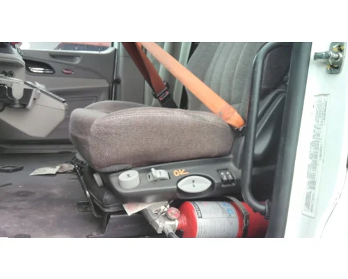 PETERBILT 579 SEAT, FRONT