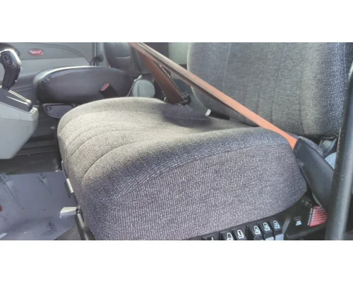 PETERBILT 579 SEAT, FRONT