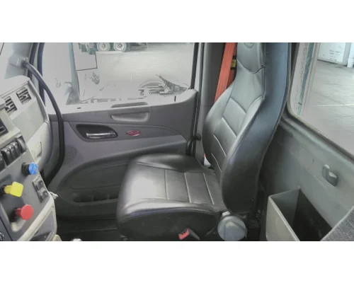 PETERBILT 579 SEAT, FRONT
