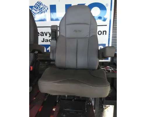 PETERBILT 579 SEAT, FRONT