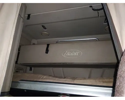 PETERBILT 579 SLEEPER BUNK