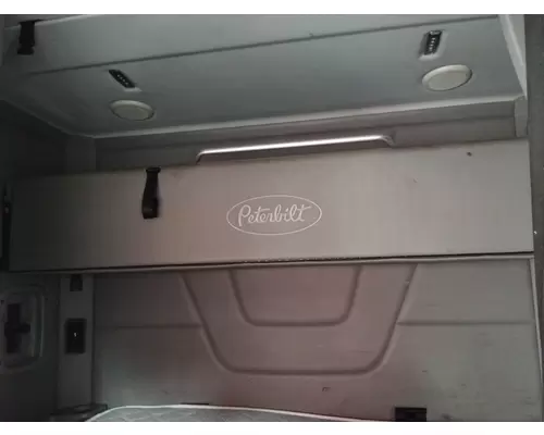 PETERBILT 579 SLEEPER BUNK