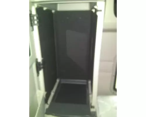 PETERBILT 579 SLEEPER CLOSET
