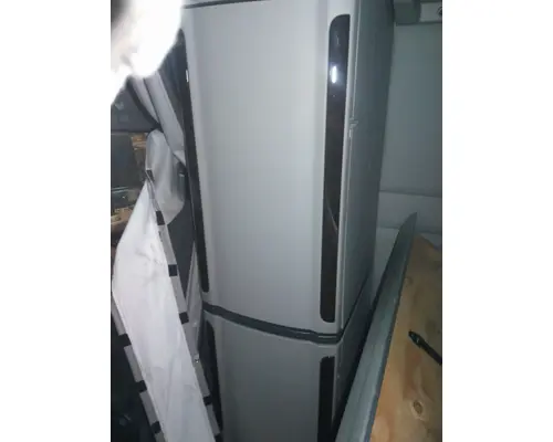 PETERBILT 579 SLEEPER CLOSET