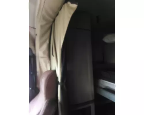 PETERBILT 579 SLEEPER CLOSET