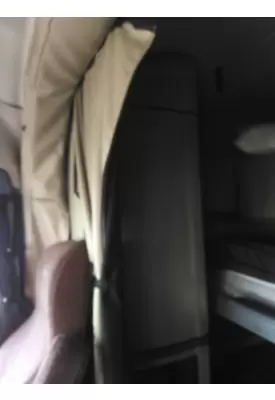 PETERBILT 579 SLEEPER CLOSET