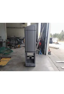 PETERBILT 579 SLEEPER CLOSET