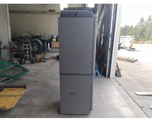 PETERBILT 579 SLEEPER CLOSET
