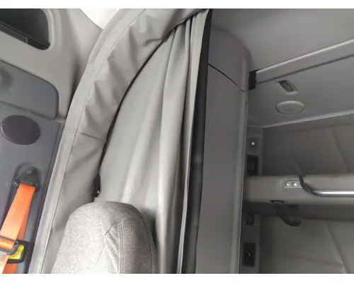 PETERBILT 579 SLEEPER CURTAIN