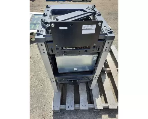 PETERBILT 579 SLEEPER REFRIGERATOR