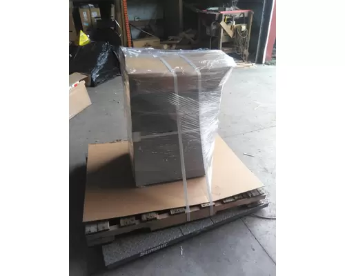 PETERBILT 579 SLEEPER REFRIGERATOR