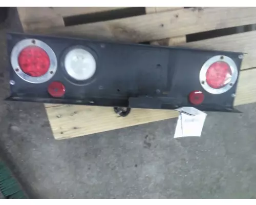 PETERBILT 579 STOP TURN TAIL LAMP