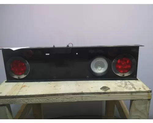 PETERBILT 579 STOP TURN TAIL LAMP