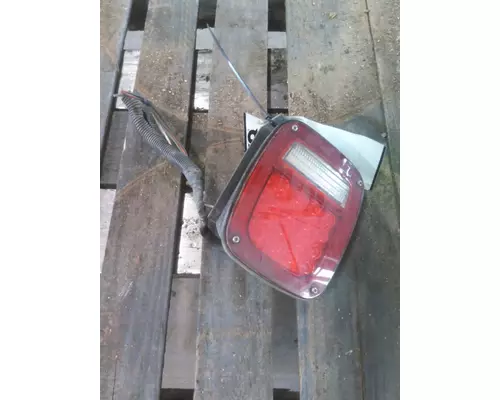 PETERBILT 579 STOP TURN TAIL LAMP