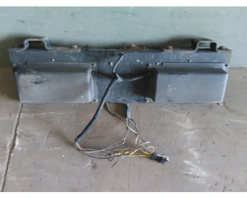 PETERBILT 579 STOP TURN TAIL LAMP