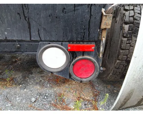 PETERBILT 579 STOP TURN TAIL LAMP